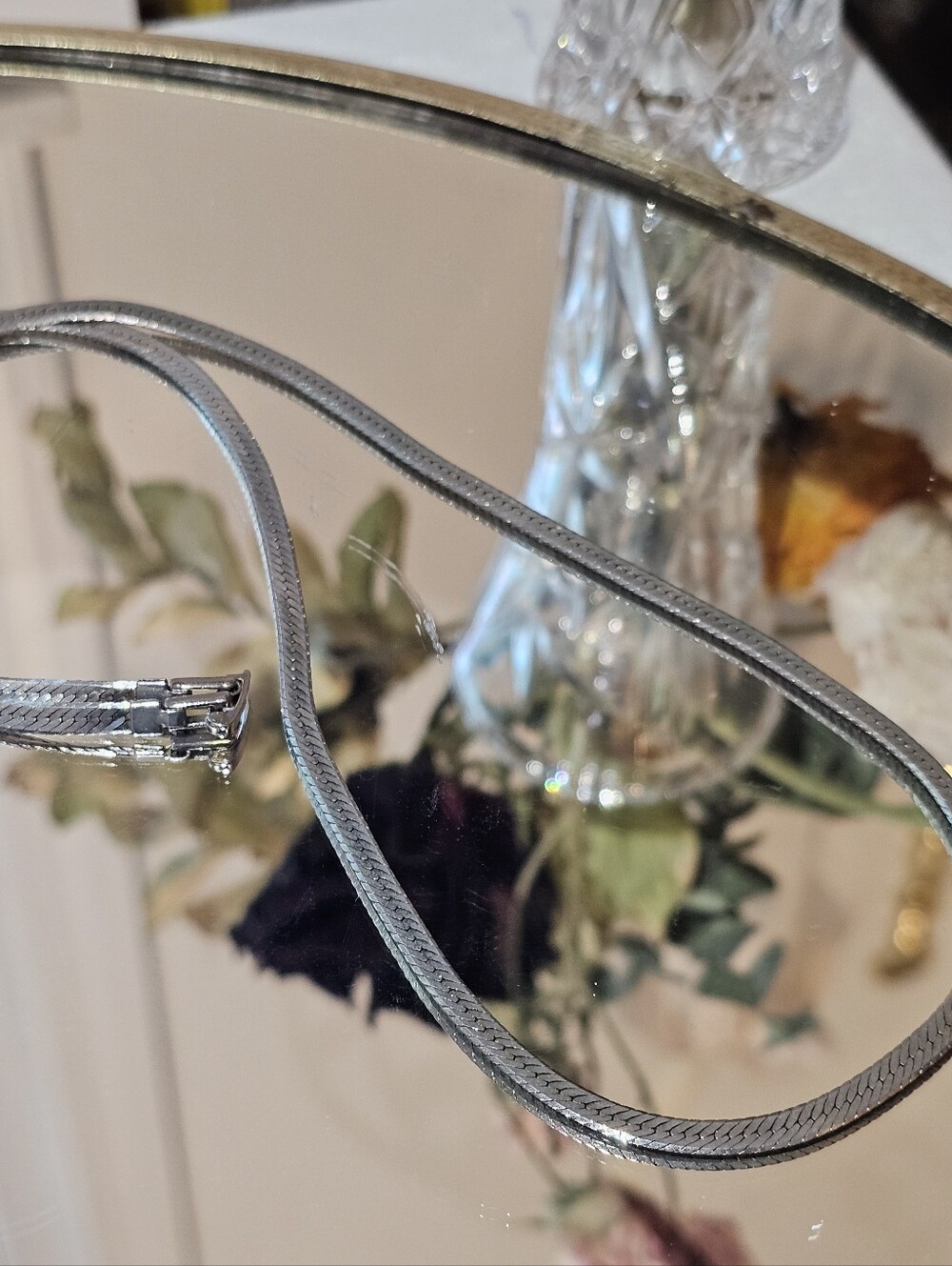 Vintage 90s Women's Silver Herringbone Chain Necklace